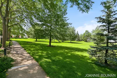 1389 Quarterline Commons #11, Holland, MI 49423 - Photo 3