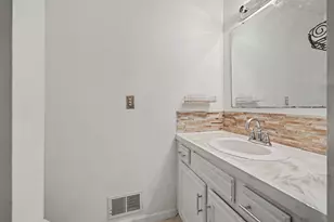 1915 Shorewood Dr, Norton Shores, MI 49441 - Photo 17