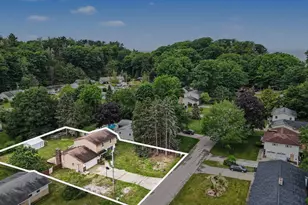 1915 Shorewood Dr, Norton Shores, MI 49441 - Photo 5