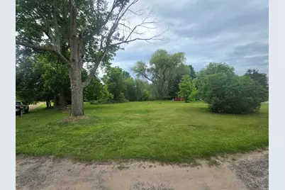 635 S Oak Street, Crystal, MI 48818 - Photo 3
