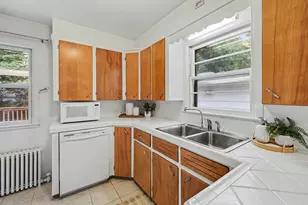 2162 Finsbury Ln NW, Grand Rapids, MI 49504 - Photo 9