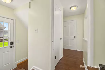 1821 Eastbrook Street SE, Grand Rapids, MI 49508 - Photo 9