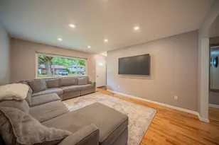 14638 Ellen Dr, Livonia, MI 48154 - Photo 3