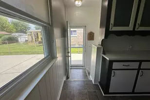 9856 Van Buren St, Belleville, MI 48111 - Photo 11