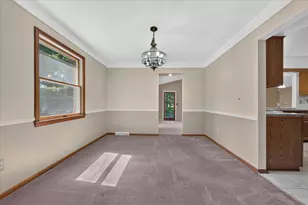 8441 Sarah Ln, Grosse Ile, MI 48138 - Photo 17