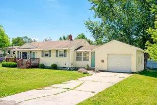 405 Washington St, Dundee, MI 48131 - Photo 3