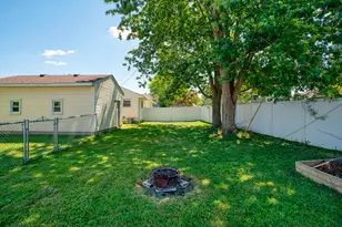 405 Washington St, Dundee, MI 48131 - Photo 7