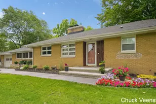 413 Sherman St, Middleville, MI 49333 - Photo 3