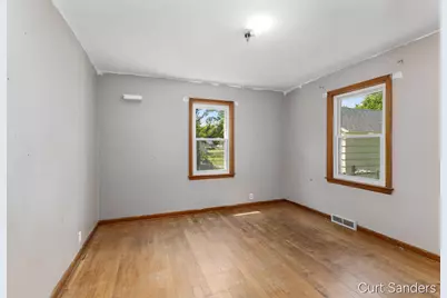 563 Ferris Street NW, Grand Rapids, MI 49544 - Photo 9