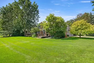 6568 Crabapple Dr, Troy, MI 48098 - Photo 9