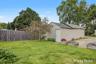 1009 Courtney St NW, Grand Rapids, MI 49504 - Photo 27