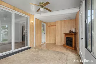 1009 Courtney St NW, Grand Rapids, MI 49504 - Photo 13