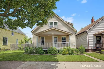 1009 Courtney Street NW, Grand Rapids, MI 49504 - Photo 1