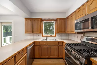 6914 Brooklyn Avenue SE, Grand Rapids, MI 49508 - Photo 9
