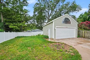 2123 Lakeshore Dr, Muskegon, MI 49441 - Photo 43