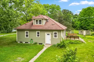 172 Bridge St, Newaygo, MI 49337 - Photo 3