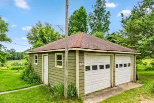 172 Bridge St, Newaygo, MI 49337 - Photo 5