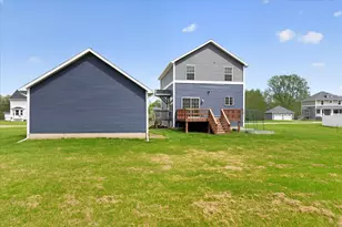 447 Oakwood Dr, Charlotte, MI 48813 - Photo 41