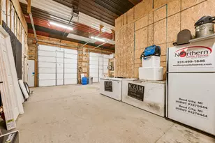 11406 E 8th St, Reed City, MI 49677 - Photo 9