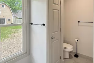 21 E Willard Ave E, Battle Creek, MI 49037 - Photo 11