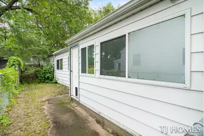 1030 Calvin Avenue, Muskegon, MI 49442 - Photo 27