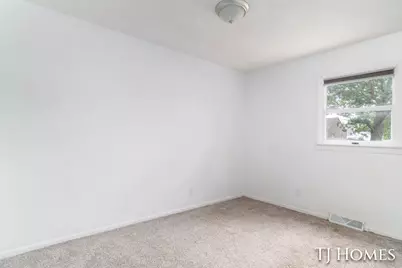 1030 Calvin Avenue, Muskegon, MI 49442 - Photo 15