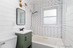 1030 Calvin Ave, Muskegon, MI 49442 - Photo 13