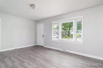 1030 Calvin Avenue, Muskegon, MI 49442 - Photo 7