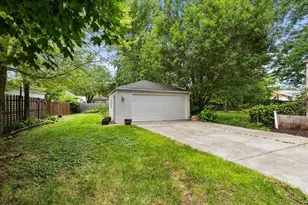 23831 Deziel St, Saint Clair Shores, MI 48082 - Photo 21