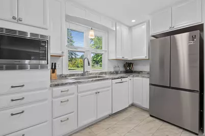 2553 Bristol Terrace, Saint Joseph, MI 49085 - Photo 7