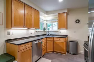 24024 Colchester Dr, Farmington, MI 48336 - Photo 13