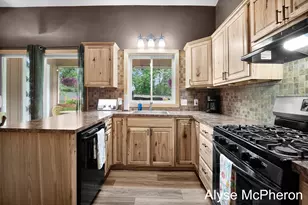 3240 Sunrise St SE, Grand Rapids, MI 49508 - Photo 13