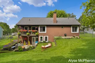 3240 Sunrise St SE, Grand Rapids, MI 49508 - Photo 37