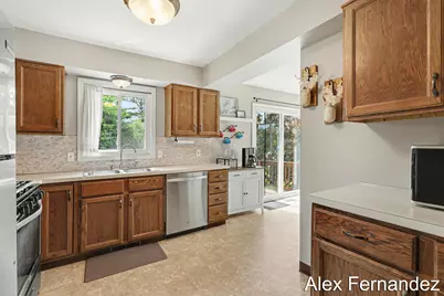 5860 Valley Lane Drive SE, Grand Rapids, MI 49508 - Photo 9