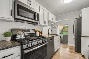 3045 Hall St SE, Grand Rapids, MI 49506 - Photo 9