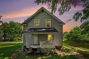 54 Frisbie Ave, Battle Creek, MI 49037 - Photo 1
