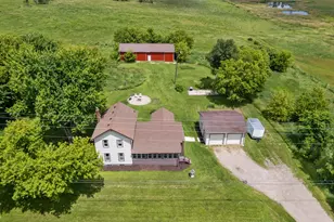 2811 E Vermontville Hwy, Charlotte, MI 48813 - Photo 29