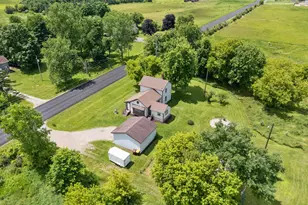 2811 E Vermontville Hwy, Charlotte, MI 48813 - Photo 31