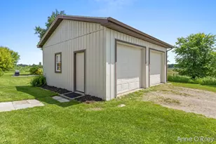 2811 E Vermontville Hwy, Charlotte, MI 48813 - Photo 27