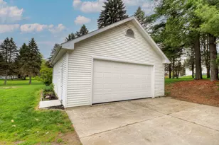 6121 Saline Waterworks Rd, Saline, MI 48176 - Photo 3