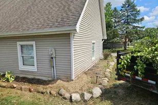 12004 Elmdale Dr, Manchester, MI 48158 - Photo 3