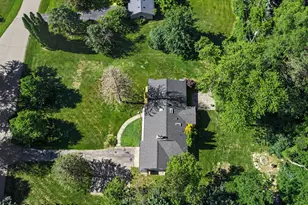 24900 N Cromwell Dr, Franklin, MI 48025 - Photo 27