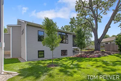 5659 Vandebunte Court #18, Hudsonville, MI 49426 - Photo 11
