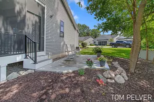 5659 VandeBunte Ct, Hudsonville, MI 49426 - Photo 7