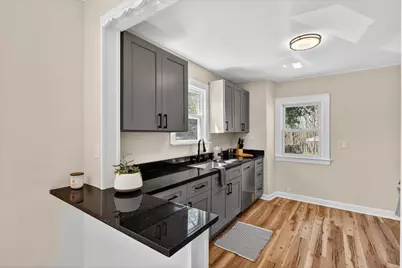 1047 Eastern Avenue NE, Grand Rapids, MI 49503 - Photo 13