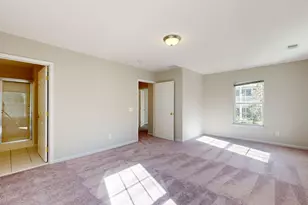2678 S Knightsbridge Cir, Ann Arbor, MI 48105 - Photo 11