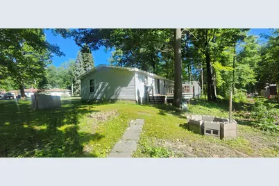 402 Northway Drive, Houghton Lake, MI 48629 - Photo 9