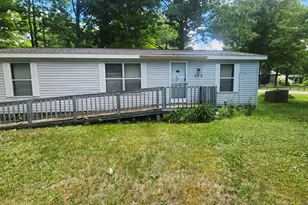 402 Northway Dr, Houghton Lake, MI 48629 - Photo 1