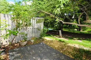 684 Peninsula Ct, Ann Arbor, MI 48105 - Photo 3