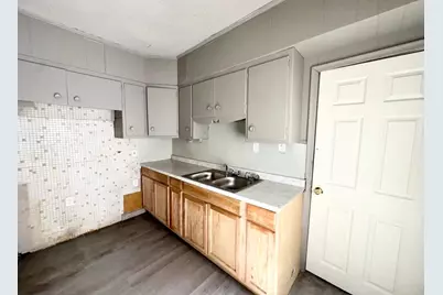 5856 Barrett Street, Detroit, MI 48213 - Photo 9